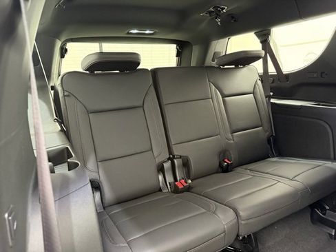 New 2025 Chevrolet Suburban High Country image 30