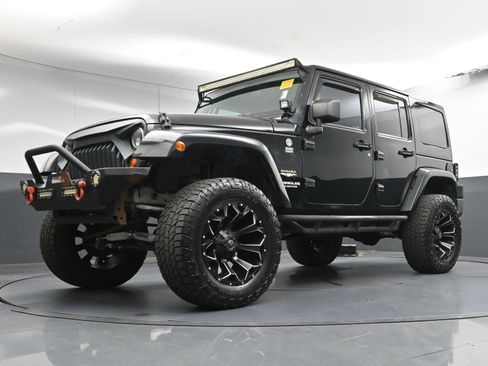 Used 2012 Jeep Wrangler Unlimited Sahara w/ Dual Top Group image 27