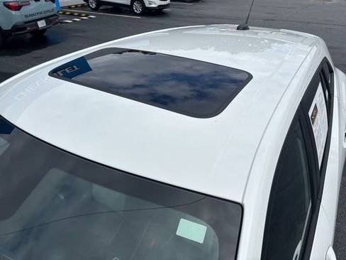 Used 2024 Chevrolet Trax RS w/ Sunroof Package image 10