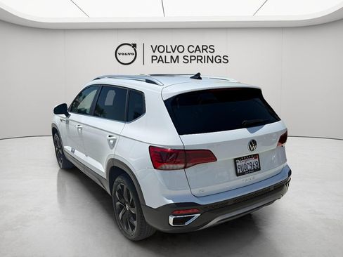 Used 2024 Volkswagen Taos SE w/ Black Wheel Package FWD image 5