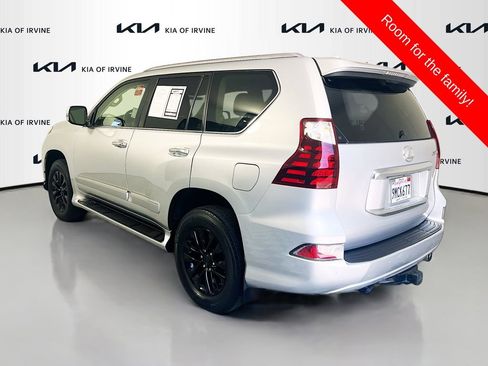 Used 2017 Lexus GX 460 Luxury w/ Preferred Accessory Package AWD/4WD image 5