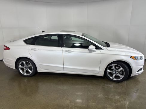 Used 2015 Ford Fusion SE FWD image 9