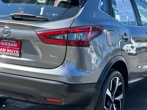 Used 2022 Nissan Rogue Sport SL FWD image 8