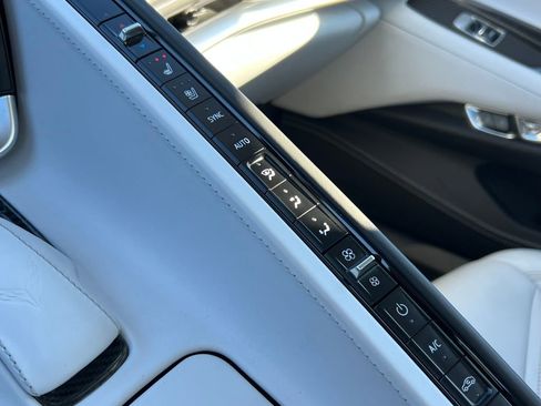 Used 2023 Chevrolet Corvette Stingray Premium Conv w/ Z51 Performance Package image 26