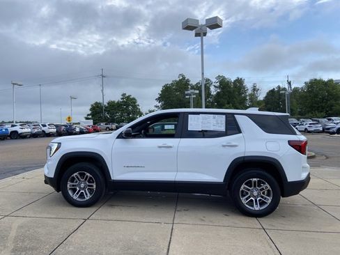 Used 2025 GMC Terrain Elevation AWD/4WD image 8