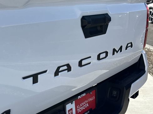 Used 2024 Toyota Tacoma TRD Sport image 9