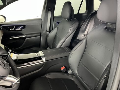 Used 2026 Mercedes-Benz GLC 300 4MATIC image 17