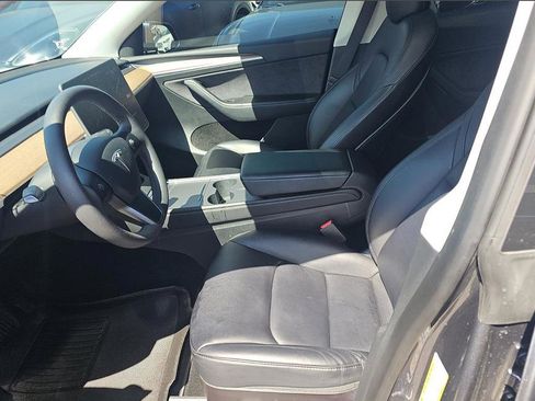 Used 2023 Tesla Model Y Long Range image 5