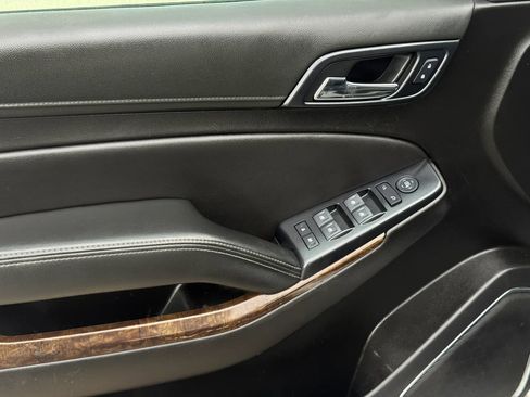 Used 2020 Chevrolet Tahoe 2WD image 12