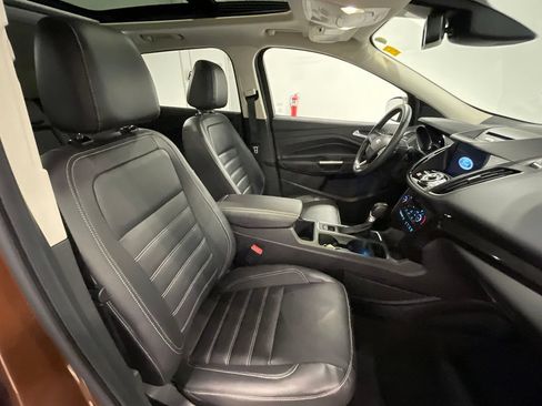 Used 2017 Ford Escape Titanium w/ Equipment Group 301A AWD/4WD image 29