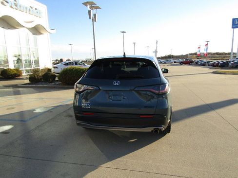 Used 2023 Honda HR-V Sport image 6