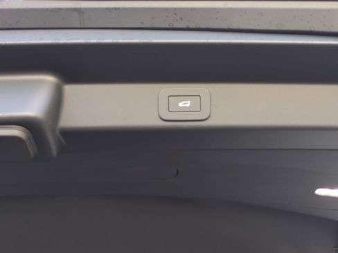 New 2025 Land Rover Range Rover Sport SE image 24