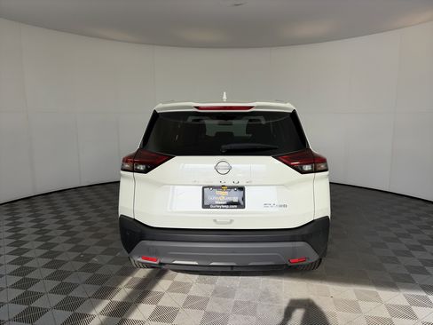Used 2023 Nissan Rogue SV AWD/4WD image 9