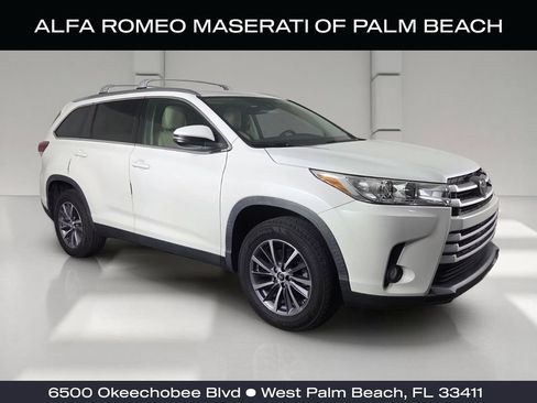 Used 2019 Toyota Highlander XLE FWD image 1