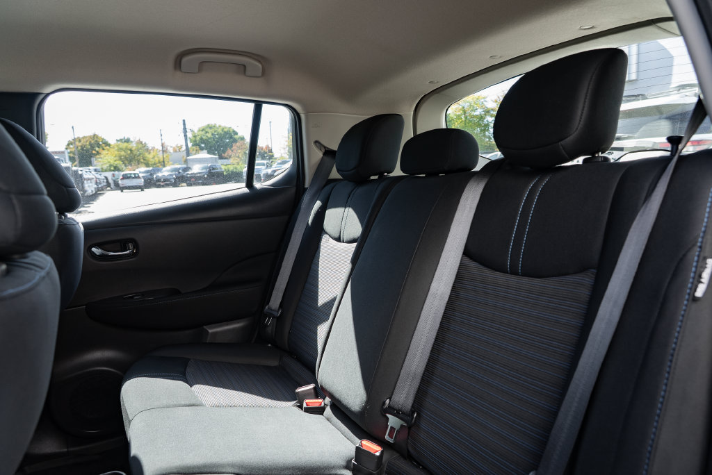 Used 2025 Nissan Leaf S FWD image 21