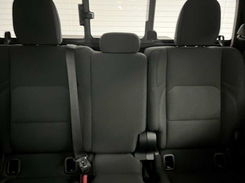 Used 2022 Jeep Gladiator Sport AWD/4WD image 13