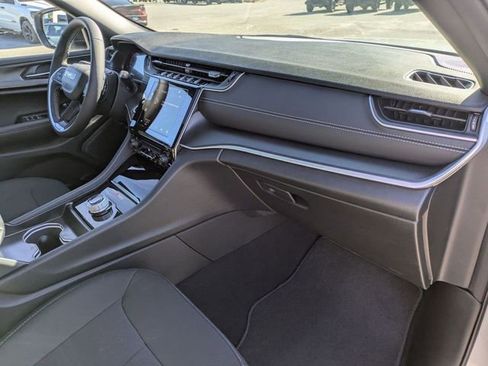 New 2025 Jeep Grand Cherokee Laredo X image 39