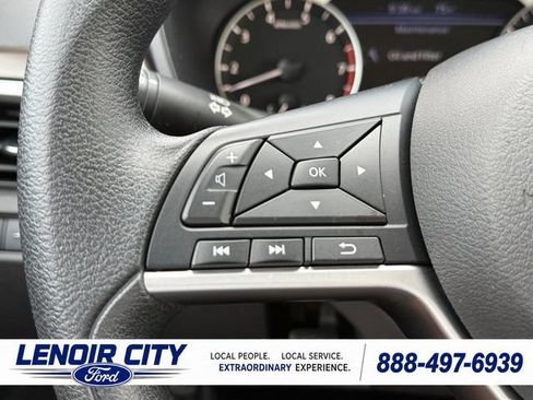 Used 2024 Nissan Altima 2.5 SV FWD image 20