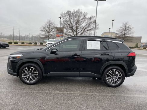 Used 2026 Toyota Corolla Cross XLE w/ Convenience Package image 7