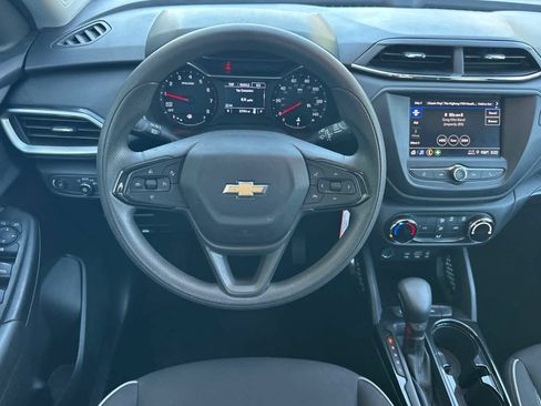 Used 2023 Chevrolet TrailBlazer LS FWD image 15