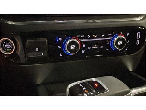 Used 2024 GMC Sierra 1500 SLT w/ SLT Premium Plus Package image 13