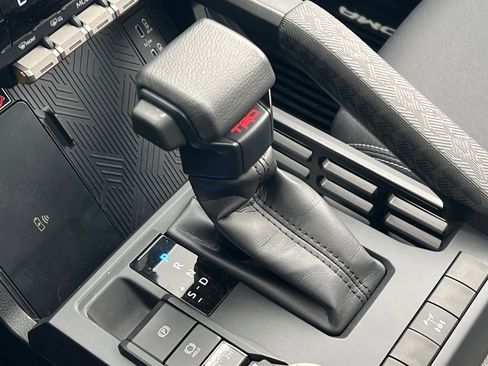 Used 2024 Toyota Tacoma TRD Off-Road w/ TRD Off Road Upgrade Package image 17