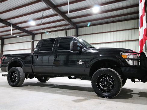 Used 2015 Ford F250 Lariat w/ Lariat Ultimate Package image 15