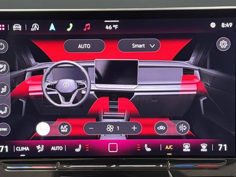 Used 2025 Volkswagen Tiguan SE FWD image 17
