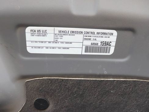 Used 2023 Chrysler Pacifica Touring-L w/ S Appearance Package FWD image 7