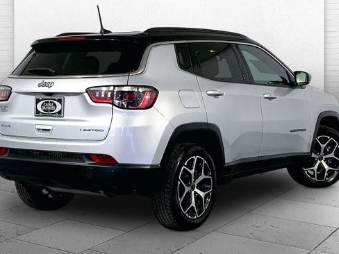 Used 2025 Jeep Compass Limited AWD/4WD image 13