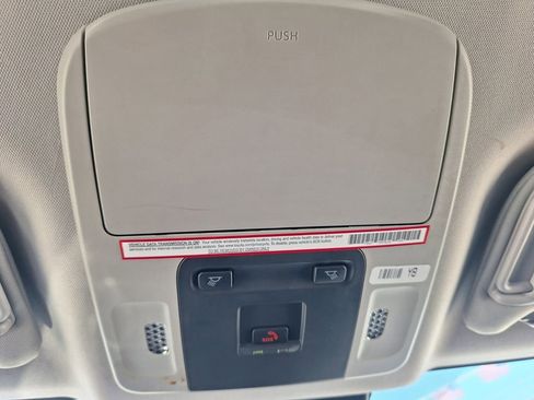 Used 2025 Toyota Camry SE image 19