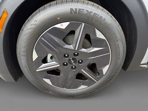 New 2025 Kia EV6 Light image 9