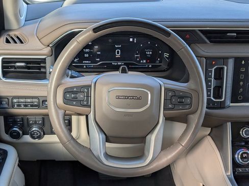Used 2023 GMC Yukon Denali w/ Advanced Technology Package image 22
