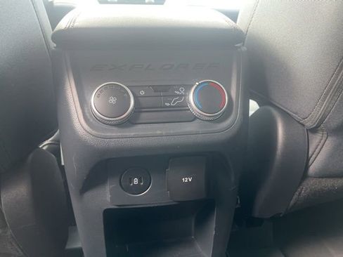 Used 2025 Ford Explorer Active image 18