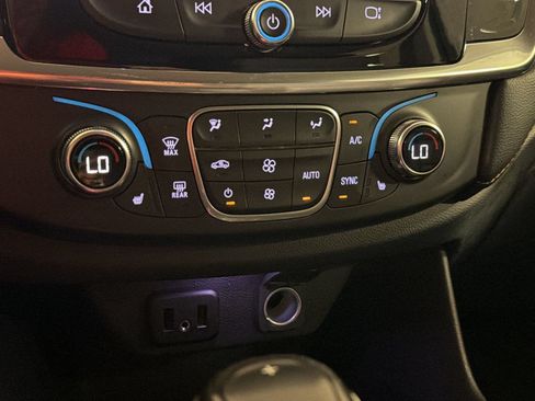 Used 2019 Chevrolet Traverse LT w/ LT Premium Package FWD image 20