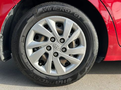 Used 2017 Hyundai Elantra SE FWD image 25