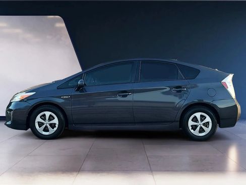 Used 2015 Toyota Prius Three FWD image 2
