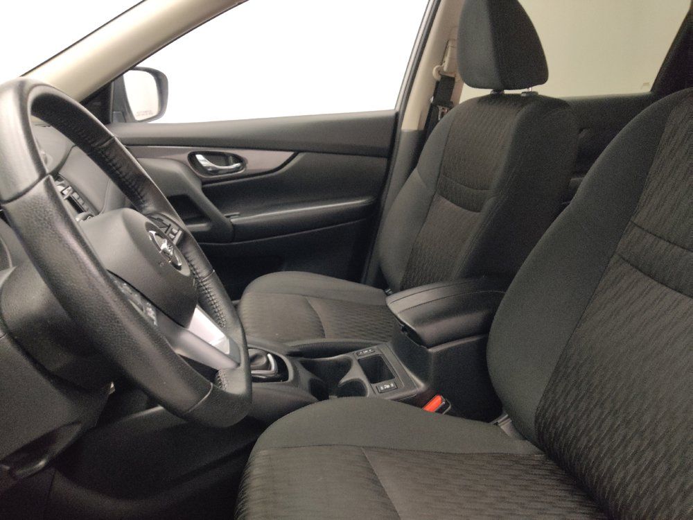 Used 2019 Nissan Rogue S w/ Special Edition Package FWD image 17