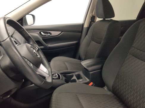 Used 2019 Nissan Rogue S w/ Special Edition Package FWD image 17