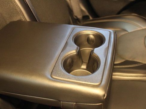 Used 2019 Jeep Cherokee Limited w/ Luxury Group image 15