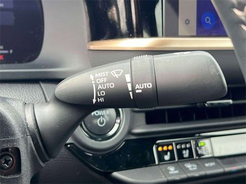 Certified 2024 Toyota Crown Platinum image 28