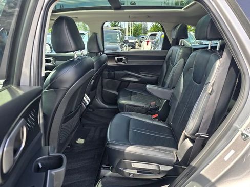 Certified 2025 Kia Sorento EX AWD/4WD image 18