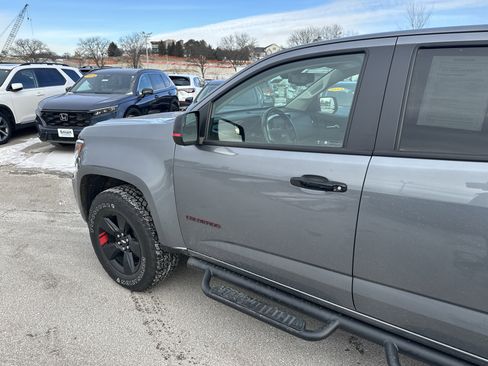 Used 2021 Chevrolet Colorado LT w/ Redline Special Edition image 11