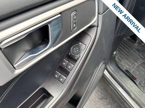 Used 2020 Ford Explorer XLT w/ Equipment Group 202A AWD/4WD image 19