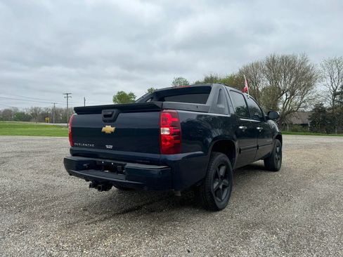 Used 2012 Chevrolet Avalanche LT w/ All-Star Edition AWD/4WD image 3