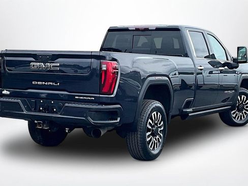 Used 2024 GMC Sierra 3500 Denali Ultimate AWD/4WD image 6