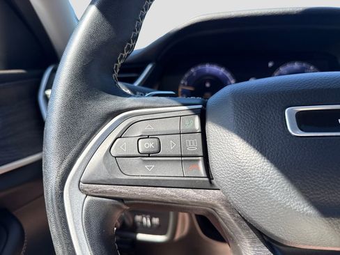 Used 2022 Jeep Grand Cherokee L Limited AWD/4WD image 14