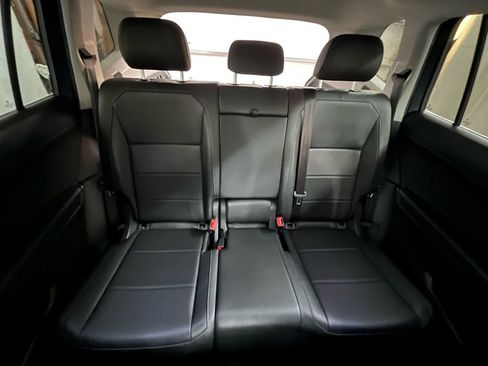 Used 2020 Volkswagen Tiguan S image 28