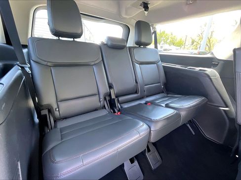 Used 2025 Ford Expedition Max Active AWD/4WD image 27