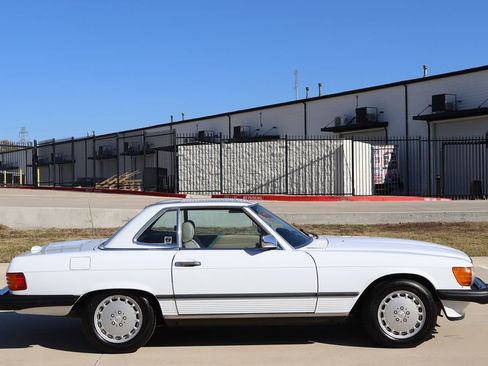 Used 1988 Mercedes-Benz 560 SL image 8